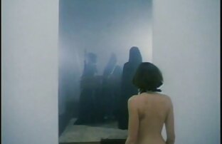 XXX Pollo rosso ama giocare di fronte donne mature xx a casa