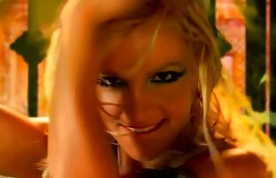 XXX Vestito Elizabeth e fatto a video donne mature xxx mano